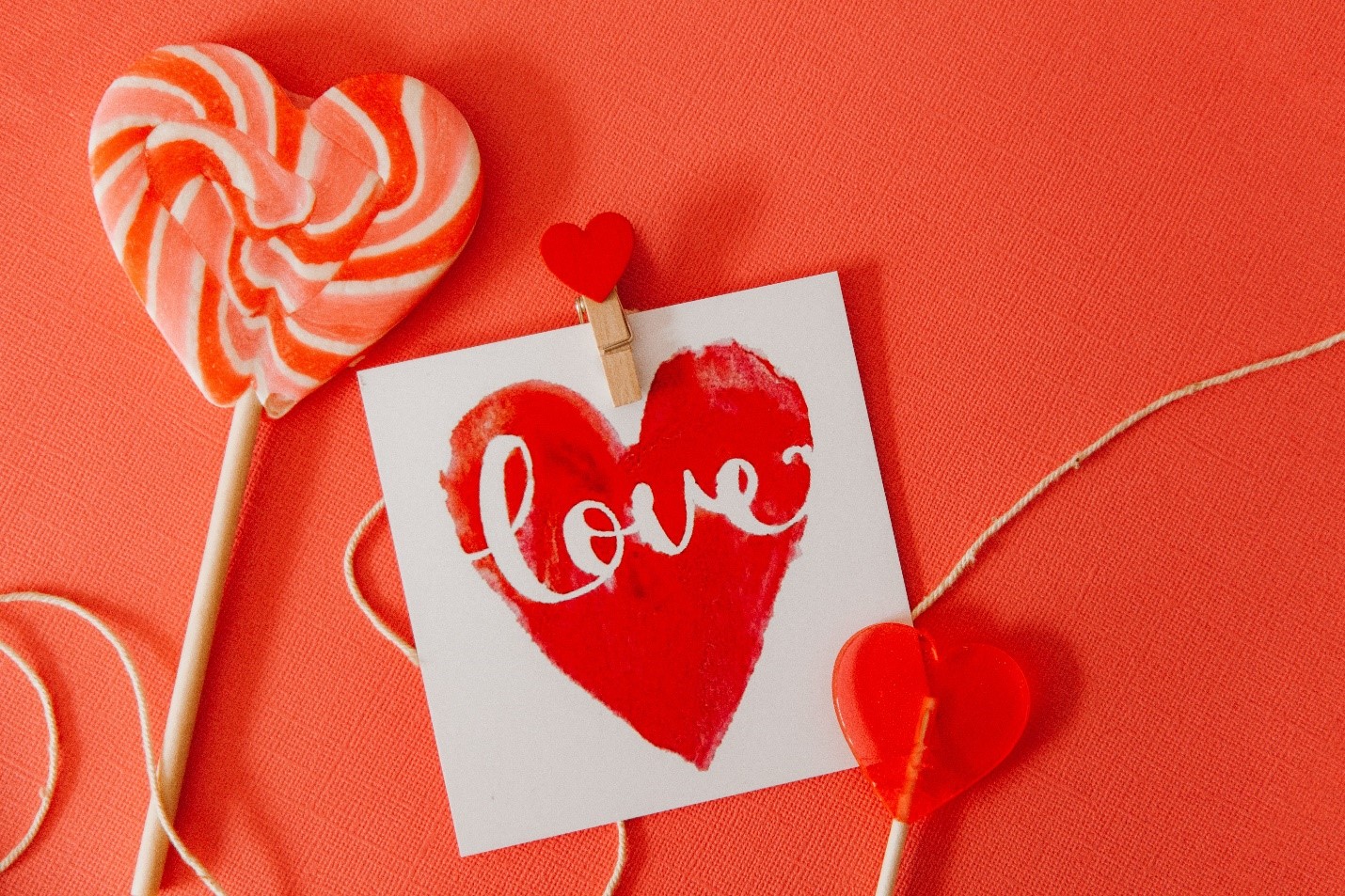 Что подарить на 14 февраля: идеи подарков на День святого Валентина (День всех влюбленных)