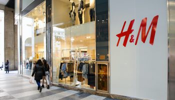 Скидки и акции в H&M — что ждёт покупателей осенью 2025 года?