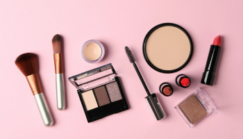 Топ-5 зарубежных магазинов, где можно выгодно купить косметику в 2026 году. Изящество от Lookfantastic и большой выбор от Douglas